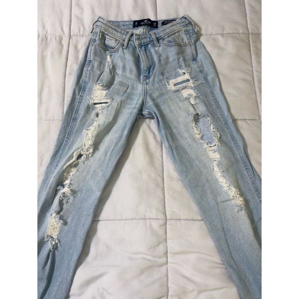 Womens Hollister Distressed Jeans-1R